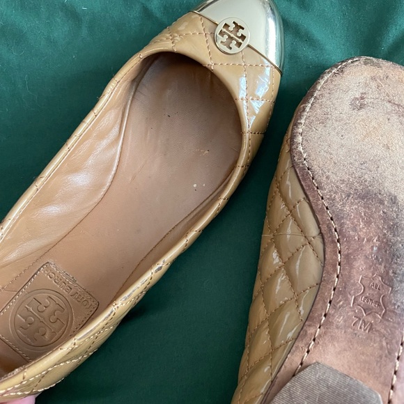Tory Burch Ballet Flats, Leather with gold toes. - Picture 2 of 4